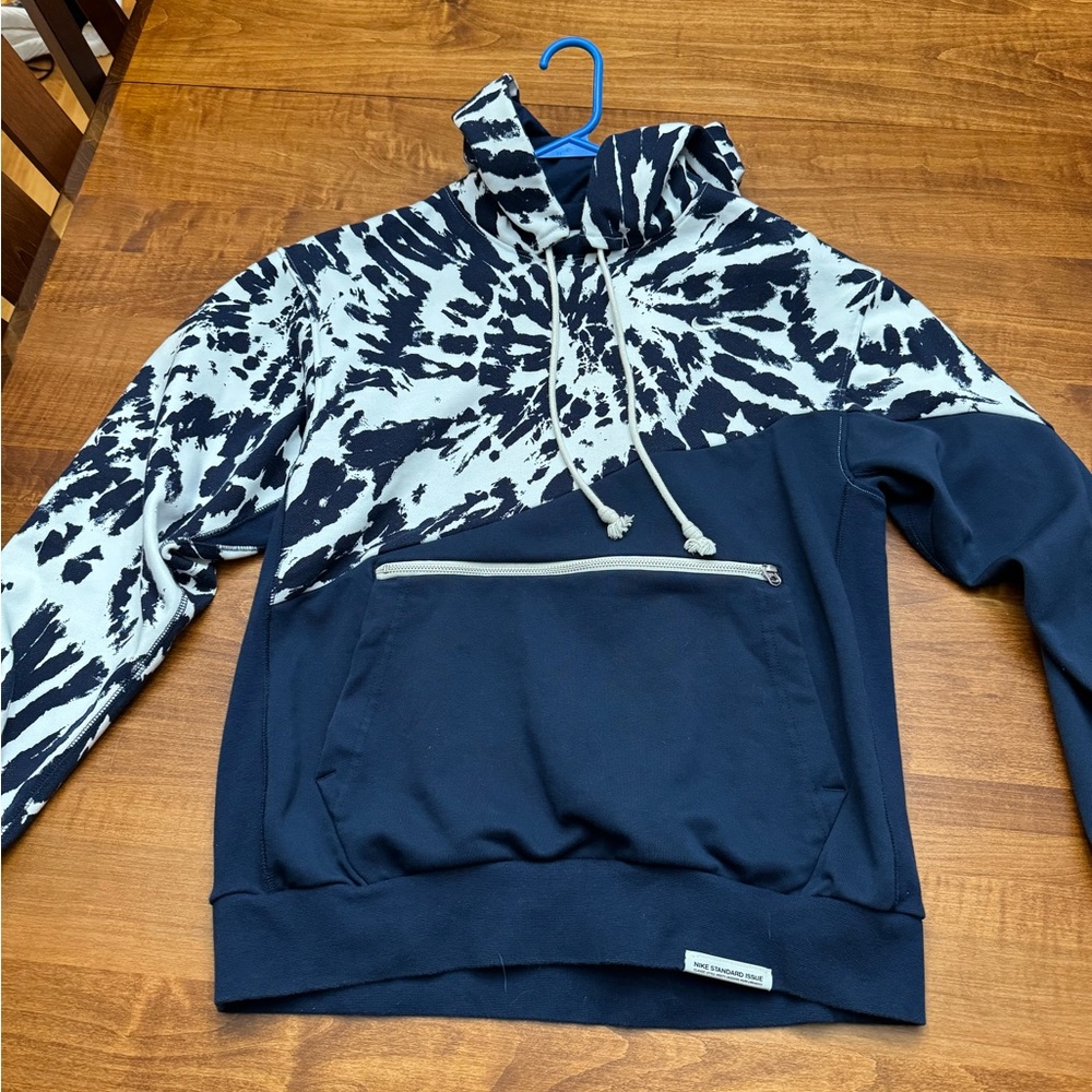 Nike Dri Fit Standard Issue Edition Hoodie - Tie dye Blue / White